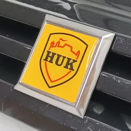 آرم فلزی جلو پنجره طرح HUK