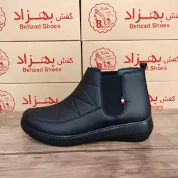 کفش زمستانی دخترانه زنانه دور دوخت سایز 37 تا 41 کفی طبی رنگ مشکی بغل کش زیره پیو لژ چهار سانتی رویه چرم صنعتی