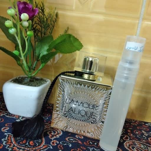 عطر لالیک لامور زنانه  گرمی17500 برند(یورو فرگرانس  اسپانیا)
