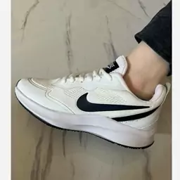 کتونی نایک سفید زنانه دخترانه کفش ونس اسپرت اسپورت شیک نایکی NIKE لژدار لژ دار طبی سبک ورزشی رانینگ راحت راحتی کشی  چرم