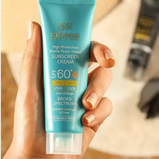 کرم ضد آفتاب رنگی سینره با SPF60 مناسب پوست چرب حجم 50 میلی لیتر