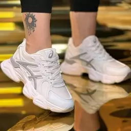 کتونی آسیکس دخترانه زنانه کفش ونس اسپورت اسیکس ASICS شیک لژداراسپرت لژ دار مشکی سفید کرم کرمی بندی رانینگ سبک راحتی پنج 