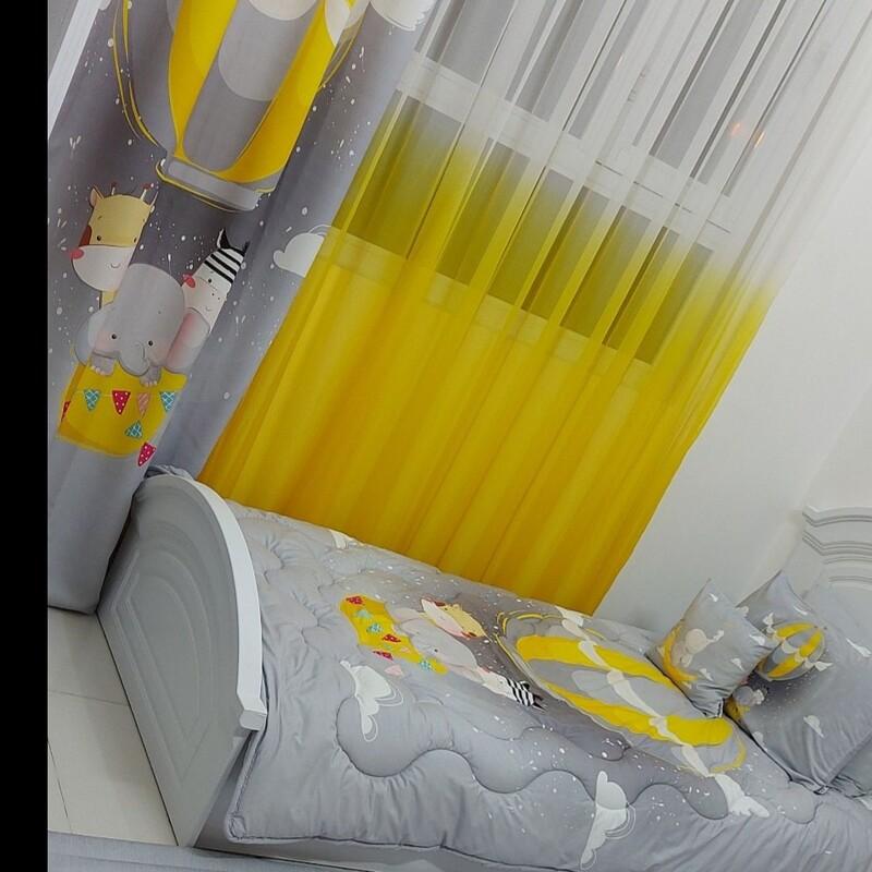 ست روتختی چاپی سیسمونی و پرده چاپی ، روفرشی  مخصوص اتاق نوزادان با طرح فیل و رنگ خاکستری و زرد مطابق سلیقه مشتری 