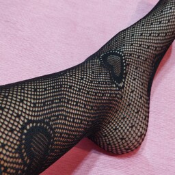 جوراب شلواری زنانه طرح قلبی مشکی جنس لطیف و باکیفیت با کشسانی بالا فری سایز
