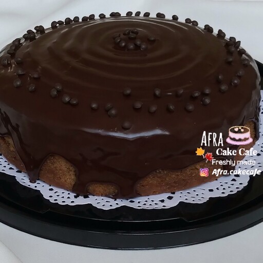 کیک نسکافه گردو با گاناش شکلاتی1.100کیلوگرم(کیک کامل یا 8 برش در اسلایس باکس)(با احترام هزینه ارسال با مشتری میباشد)