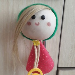 عروسک نمدی دخترانه با حلقه آویز 