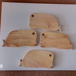 تخته سرو چوبی طرح دلفین از چوب گردو آبگریز شده با روغن مخصوص ظروف چوبی تولیدی ساحل چوب