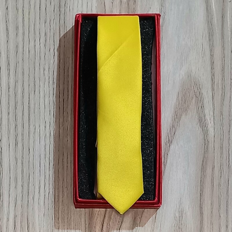 کراوات ترک مردانه باریک زرد ساده جعبه کادو