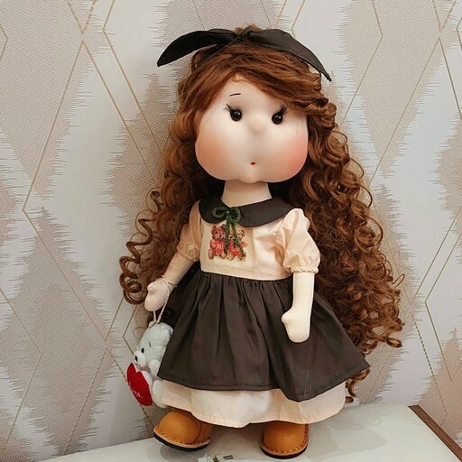 عروسک خنگول مدل دختر  با موهای فرفری وقد 37 سانتی متر