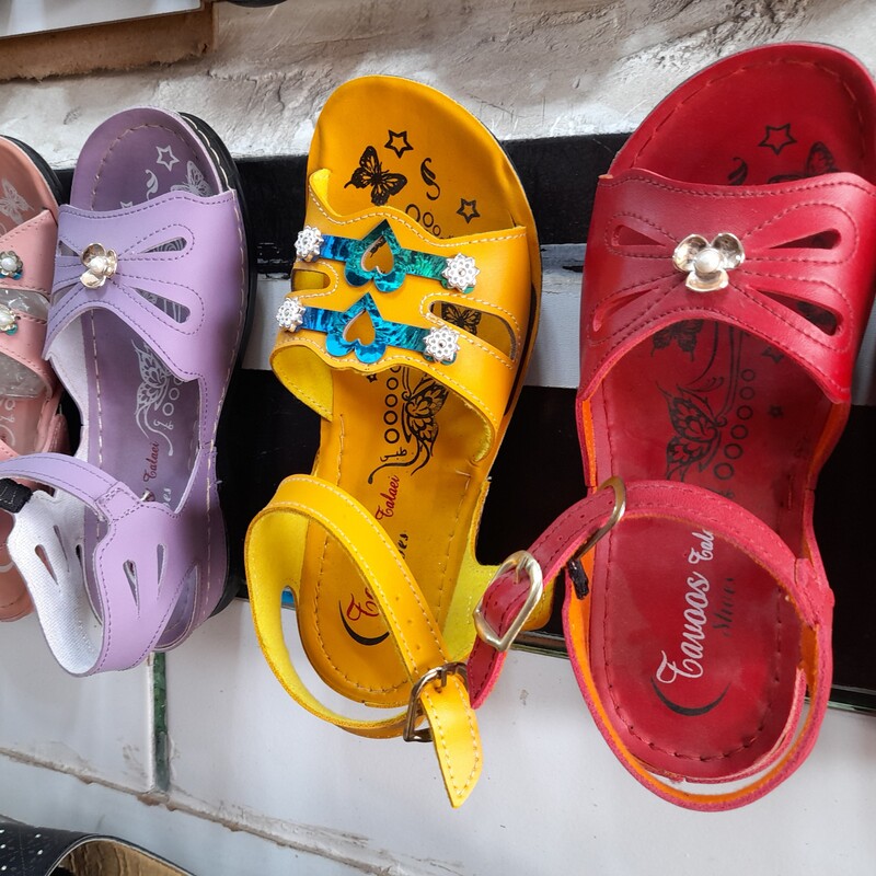 صندل تابستانی  دخترانه و زنانه  غرفه ارزان کفش 