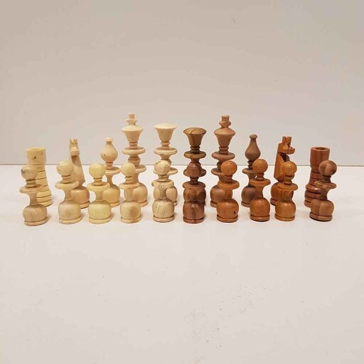 مهره شطرنج چوبی  دستساز رنگ فندقی