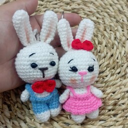 عروسک بافتنی  زوج خرگوش. جاسوئیچی، اندازه تقریباً 10 سانت.  قیمت مربوط به زوج هست 