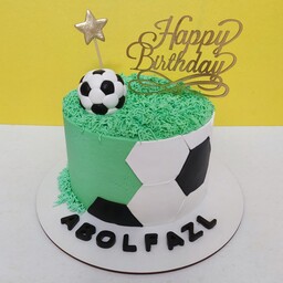 کیک تولد پسرانه فوتبالی ( روکش خامه و تزئین فوندانت) وزن 2کیلوگرم