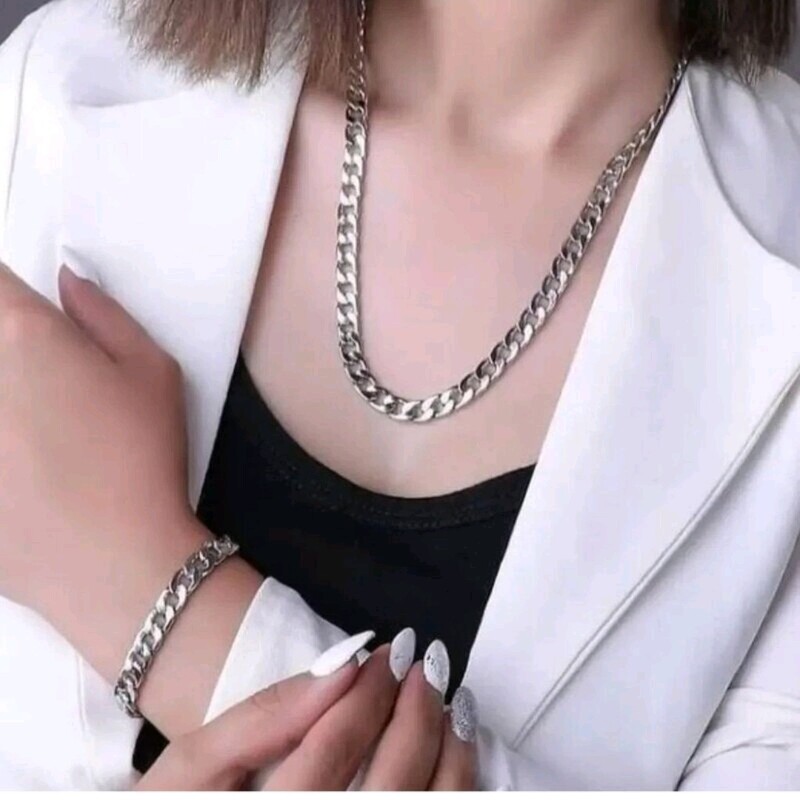 ست گردنبند دستبند کارتیر نقره ای ضخیم زنانه استیل رنگ ثابت (لاوین گالری)