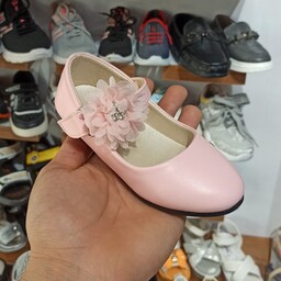 کفش مجلسی دخترانه گلدار  در دو رنگ صورتی و مشکی با پاخوری خوشگل و عالی سایز27تا 30