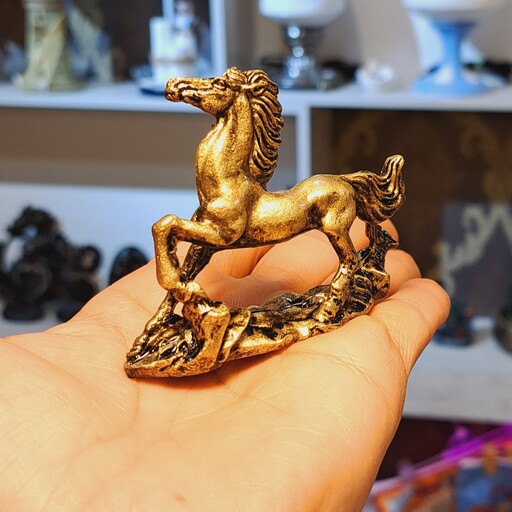 مجسمه اسب برنزی اصل تندیس اسب دونده فنگ شوییی دکوری اسب فلزی مجسمه اسب فنگشوییی دکوری برنزی ارزان دکوری خاص استند اسب