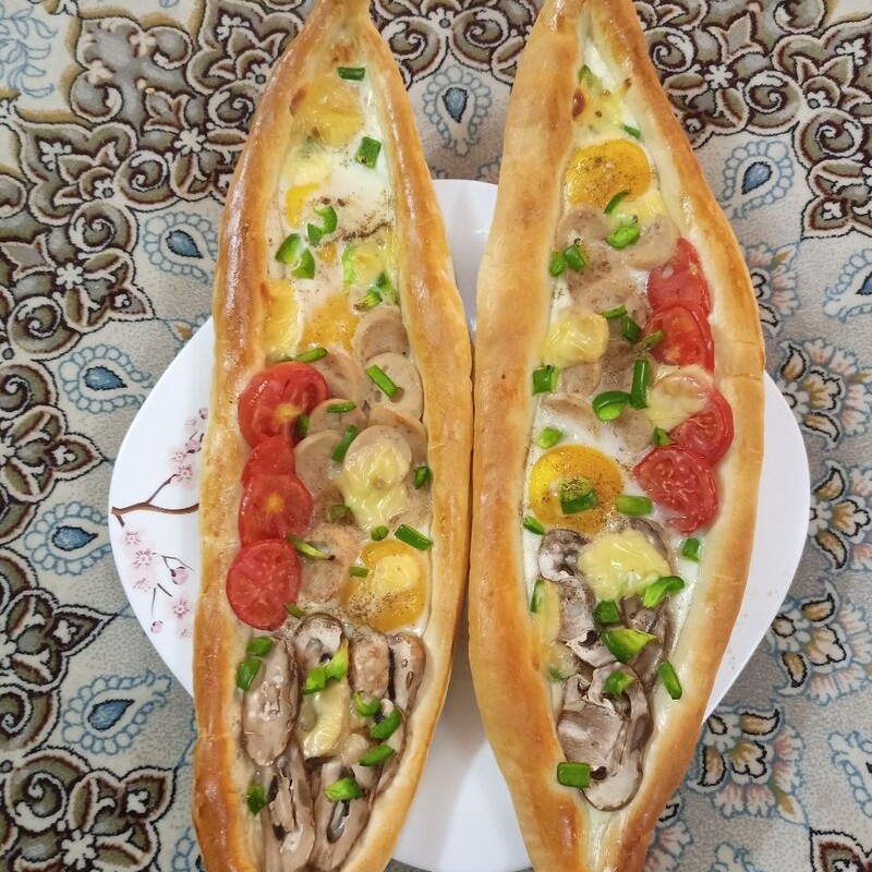 نان خاچاپوری(پیتزا صبحانه)
