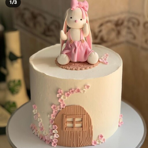 کیک تولد دخترانه صورتی کیک تولد خامه ای 