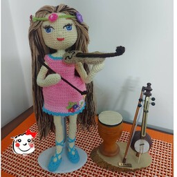 عروسک بافتنی دختر نوازنده ویولن 30 سانتی بدن عروسک قابل فرم دهی