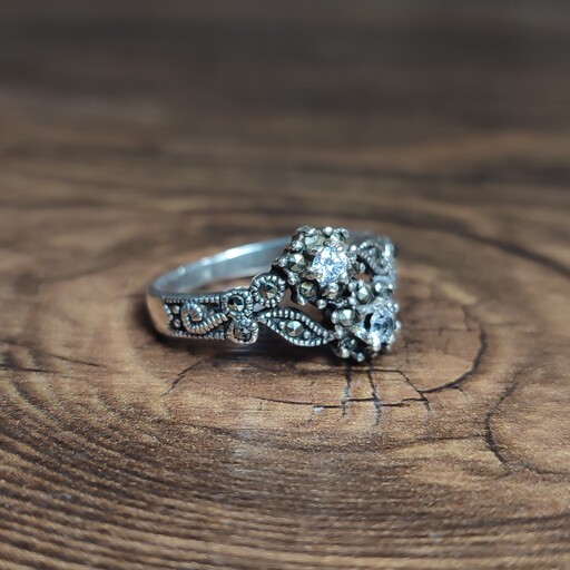 انگشتر نقره زنانه با نگین الماس سنتیک 