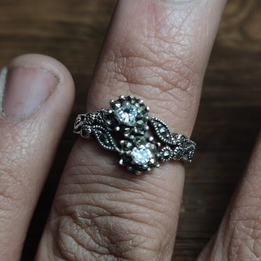 انگشتر نقره زنانه با نگین الماس سنتیک 