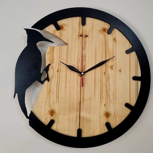 ساعت دیواری دستساز چوبی طرح دارکوب قطر 35