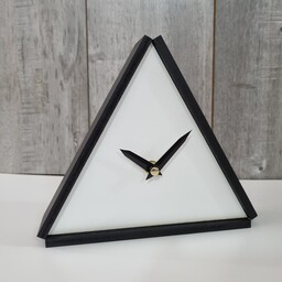ساعت رومیزی مثلثی سایز  20 سانتی مشکی سفید