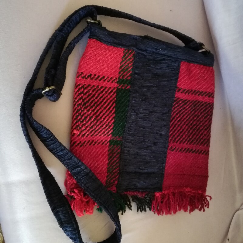 کیف سنتی دوشی سایز متوسط ترکیب پارچه و جاجیم دستباف