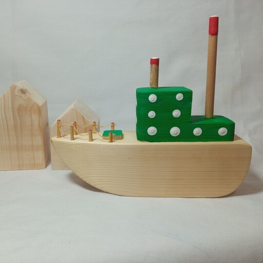 اسباب بازی کشتی چوبی