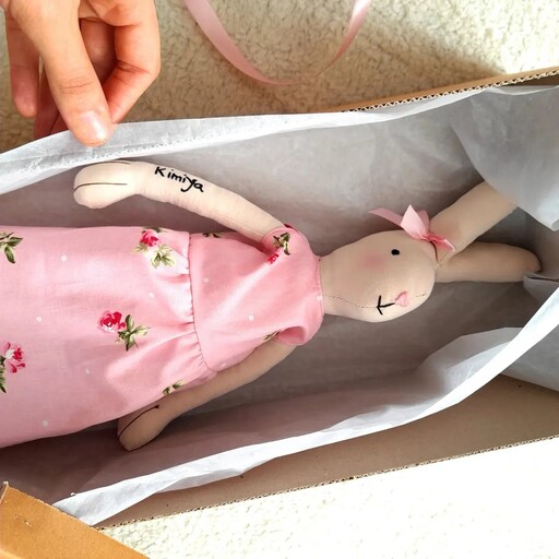 عروسک خرگوش  دستساز با نقاشی یا گلدوزی اسم دلخواه شما 