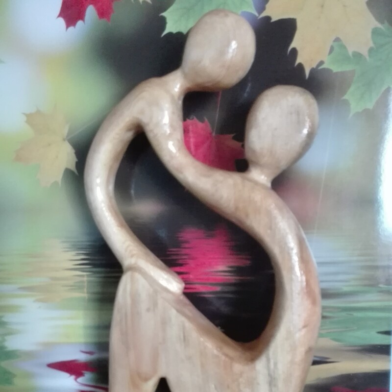 مجسمه چوبی پدر و فرزند
