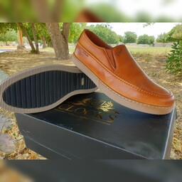 کفش کالج اسپرتی مردانه چرمی با کیفیت در سه رنگ سایز 40 (قالب بزرگ) موجود در کفش پاپوش بهبهان 