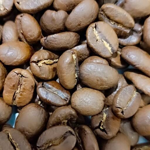 میکس قهوه 80 عربیکا و 20 روبوستا  در بسته بندی 1 کیلو گرمی 