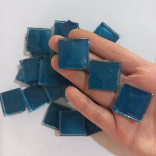 کاشی شیشه ای رنگ آبی 2.5سانتیمتری مخصوص هنر موزاییک
