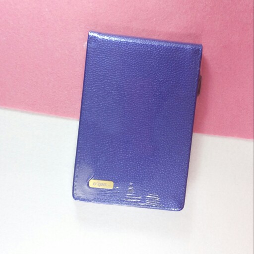 دفترچه یادداشت خبرنگاری سیمی (فنری)، جلد چرمی، دارای جای خودکار، رنگ آبی متالیک مارک کلیپس خط دار (مشکی)