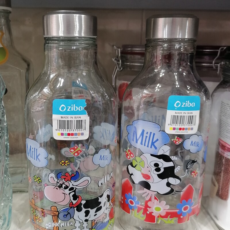 بطری شیر. زیبا سازان