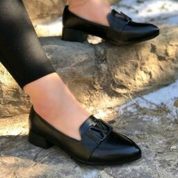 کفش زنانه نوک تیز مدل  ال وی (LV)در دو طرح زیره به انتخاب مشتری جنس رویه بیاله خارجی 