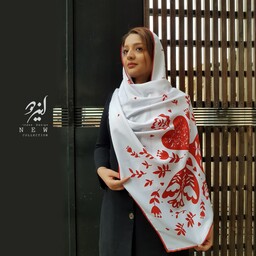 شال نخی چهار فصل طرح بهار رنگ سفید قرمز،دور دوز شده، سایز 195در70 با طرحی خاص و انحصاری از گروه هنری ایندو