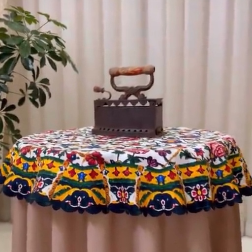 رومیزی گرد قطر 90 از جنس مخمل در طرحهای سنتی ایرانی