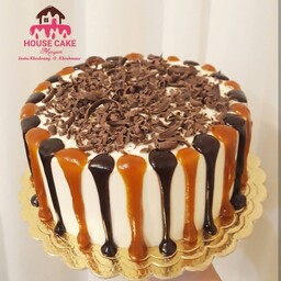 کیک خونگی خامه ای نسکافه و کارامل و شکلات به وزن یک کیلو گرم 