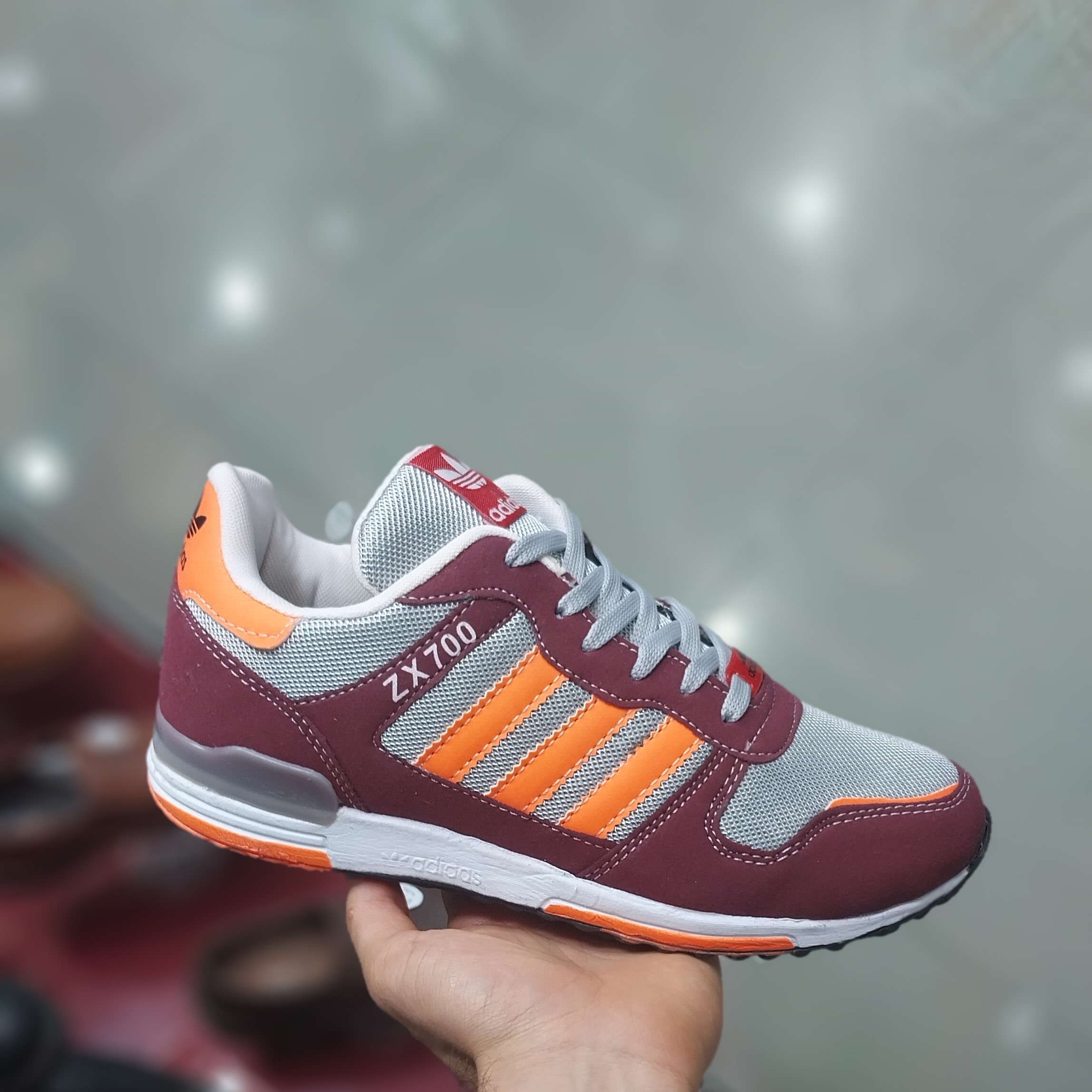 خرید و قیمت کتونی مردانه zx700 زرشکی تک سایز 42 از غرفه کفش و
