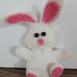 عروسک خرگوشی سفید صورتی  به اندازه ی 8 سانتی متر 