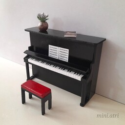 ماکت پیانو (یک کار تمام چوب و دست ساز )