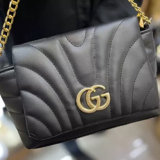 کیف گوچی مشکی  زنجیری زنانه دخترانه دوشی دستی شیک مجلسی چرم GUCCI جادار جا دار پاسپورتی پاسپرتی اسپرت اسپورت سبک بیست شش