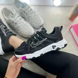 کتونی نایک لژدار سفید و مشکی زنانه دخترانه کفش ونس اسپرت اسپورت نایکی NIKE لژ دار شیک رانینگ ورزشی طبی سبک راحتی شصتشش