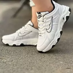 کتونی نایک لژدار سفید و مشکی زنانه دخترانه کفش ونس اسپرت اسپورت نایکی NIKE لژ دار شیک رانینگ ورزشی طبی سبک راحت پنجاچار