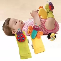 پاپوش جغجغه ای جورابی نوزاد مارک لمیز کفشدوزک و پروانه Lamaze foot rattle