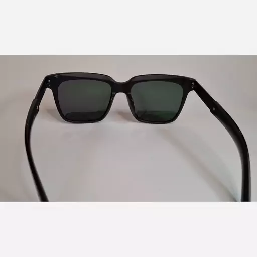 عینک آفتابیRayBan ری بن زنانه لاکچری یووی 400،اشانتیون قاب زیپی،دستمال،اسپری