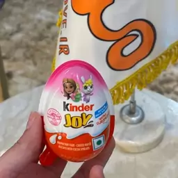 کیندر تخم مرغی صورتی (kinder )