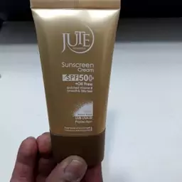 کرم ضد آفتاب پوست چرب spf50 ژوت (رنگ بژ طبیعی)